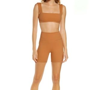 WE WORE WHAT active set in caramel size S